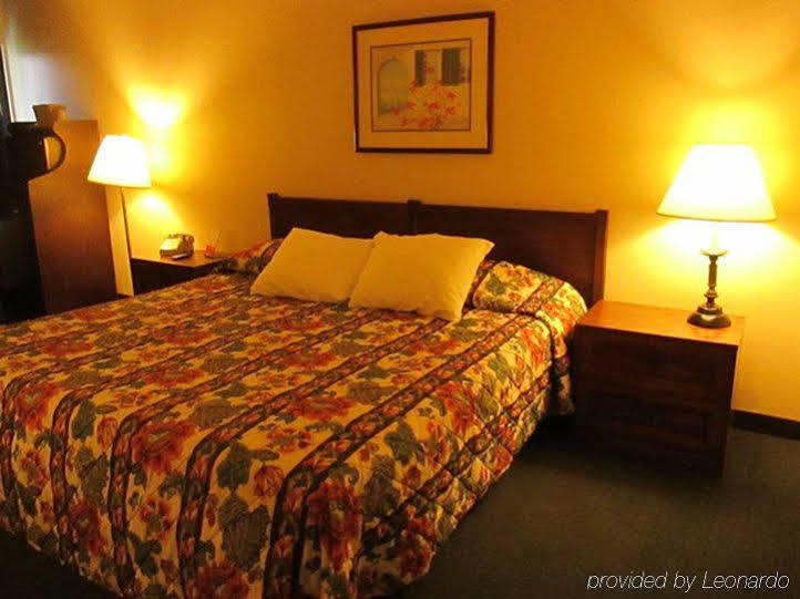 Red Carpet Inn Fanta Suites Hotel Greenwood Esterno foto