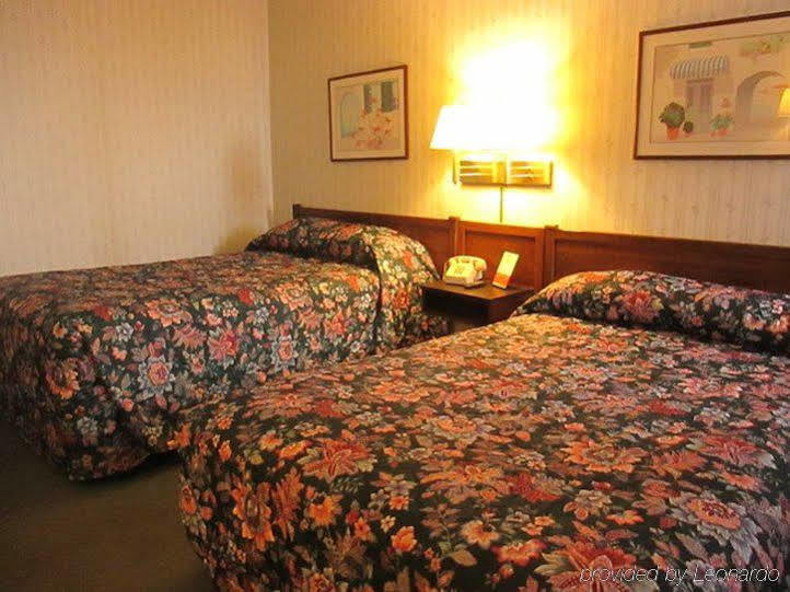 Red Carpet Inn Fanta Suites Hotel Greenwood Esterno foto
