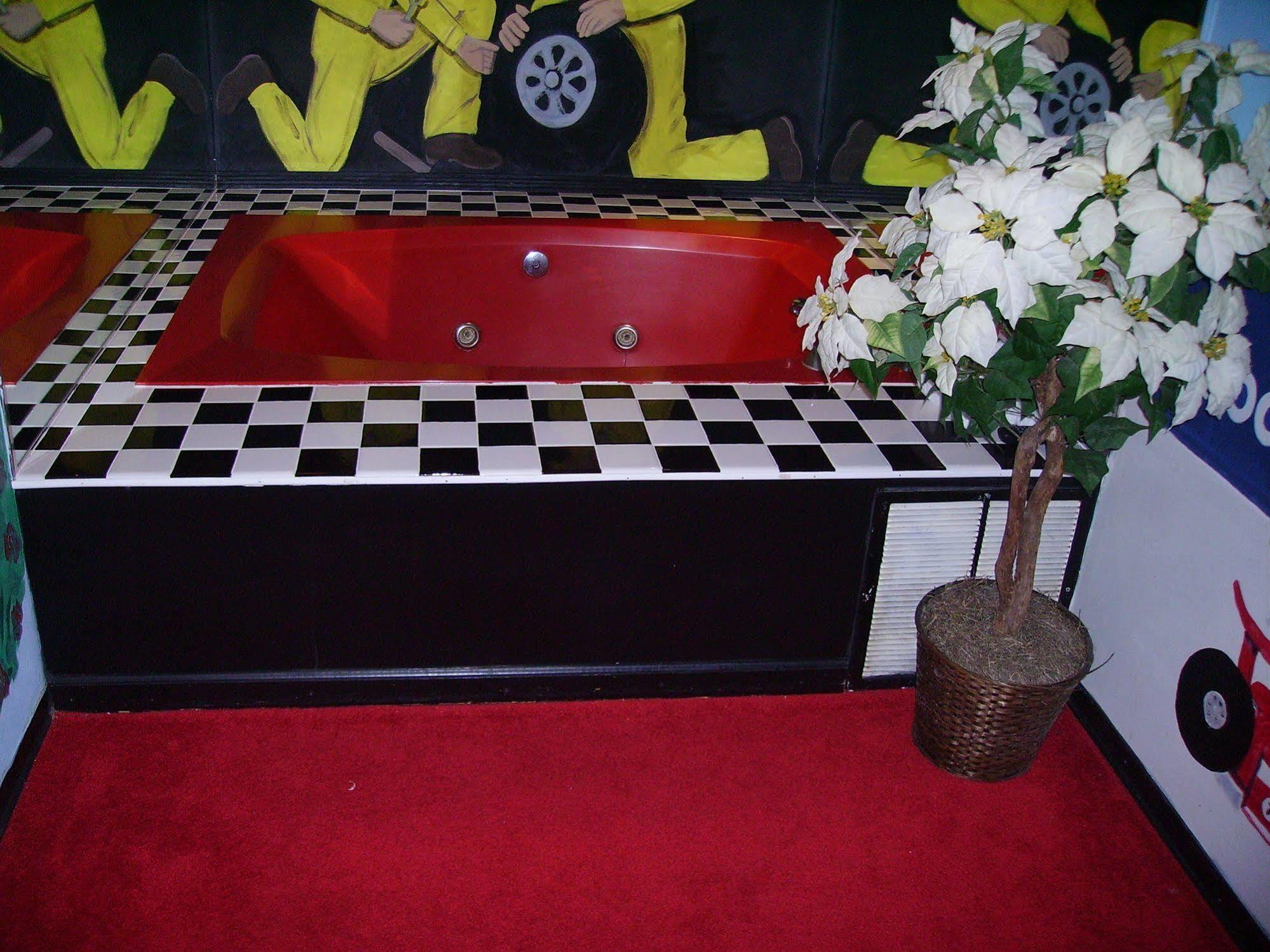 Red Carpet Inn Fanta Suites Hotel Greenwood Esterno foto
