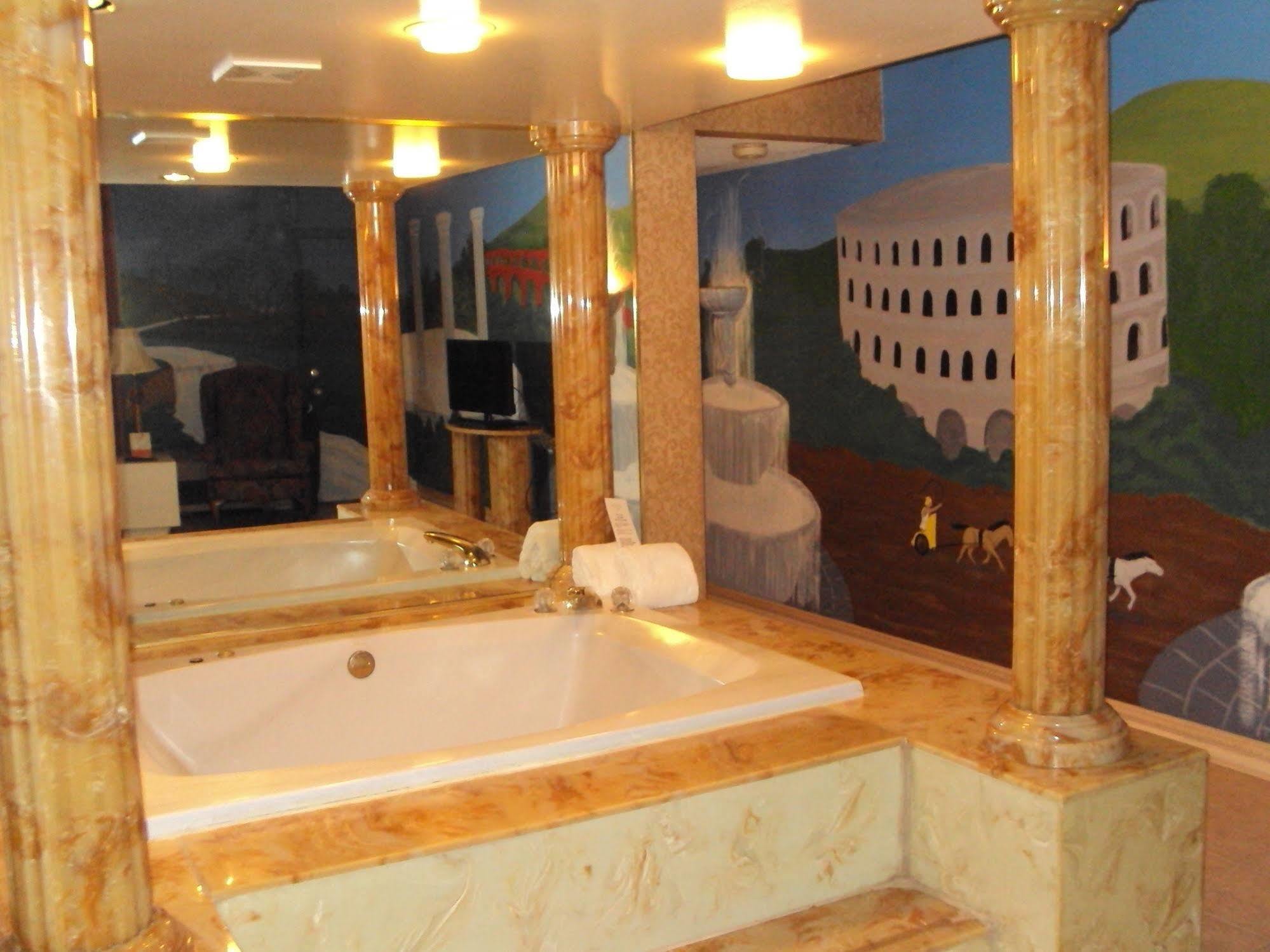 Red Carpet Inn Fanta Suites Hotel Greenwood Esterno foto