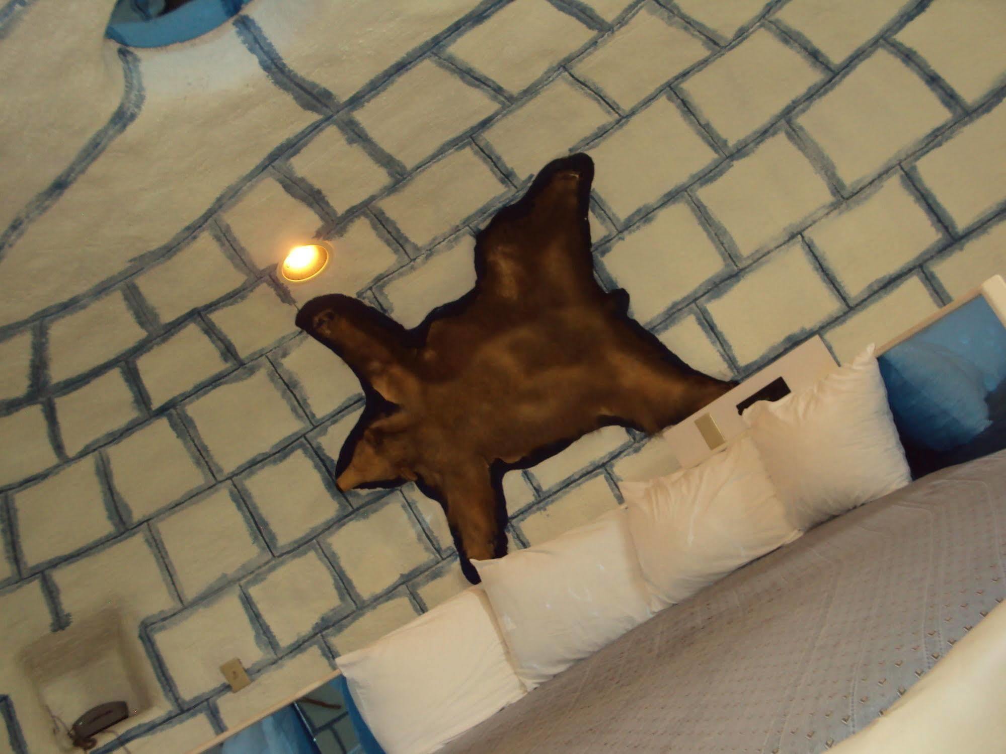 Red Carpet Inn Fanta Suites Hotel Greenwood Esterno foto