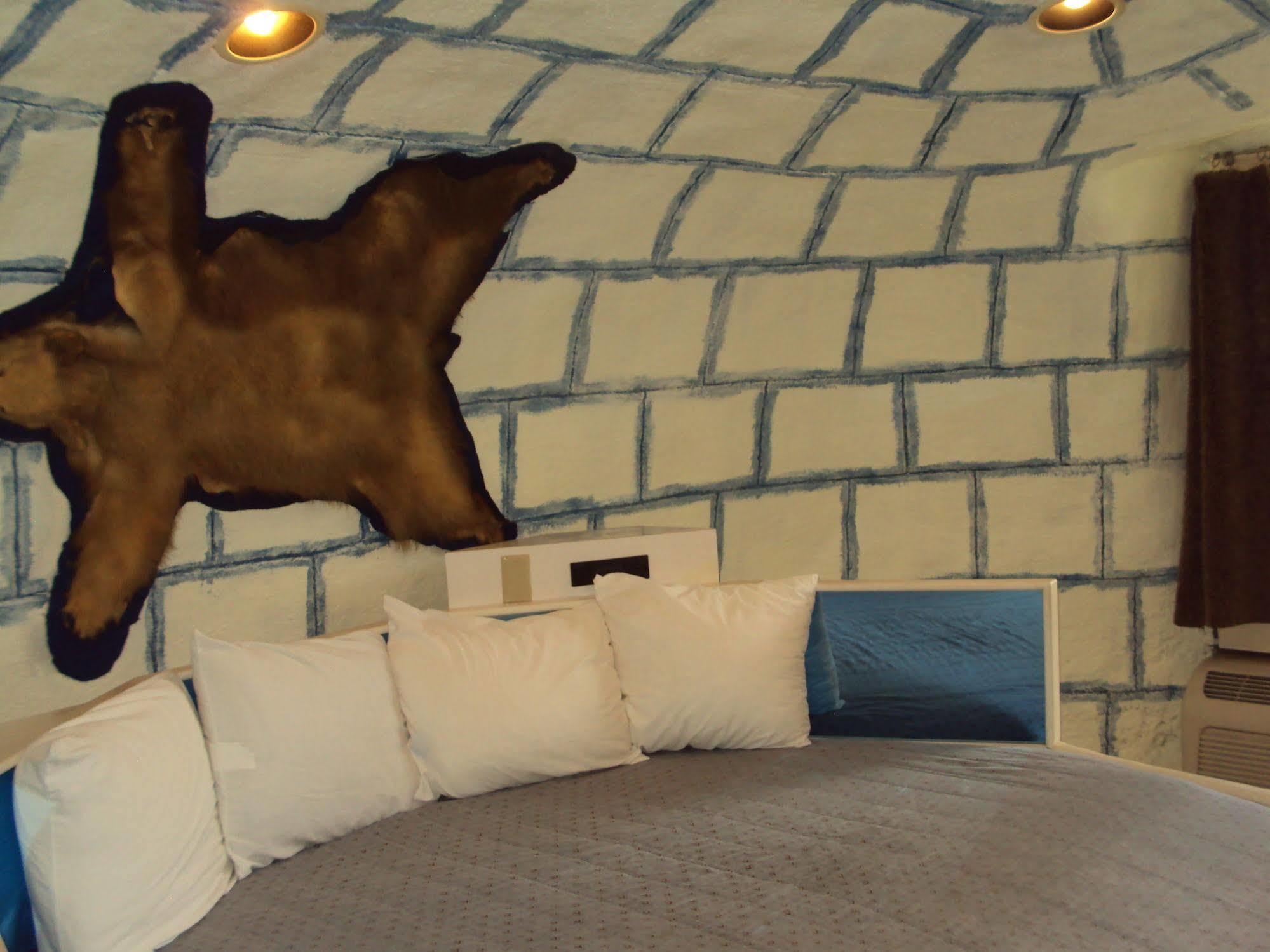 Red Carpet Inn Fanta Suites Hotel Greenwood Esterno foto